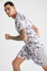 Slim Fit Bisiklet Yaka Kamuflaj Desenli Kısa Kollu Teknik Kumaşlı Spor Tişört