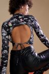 Coool Japon Temalı Balıkçı Yaka Sırt Dekolteli Slim Fit Crop Top