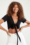 Önden Bağlamalı Kısa Kollu Crop Top