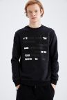 Slim Fit Bisiklet Yaka Sırt Baskılı Geri Dönüşümlü Sweatshirt