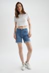 Yırtık Detaylı Mini Jean Şort