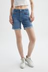 Yırtık Detaylı Mini Jean Şort