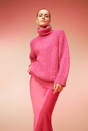 Oversize Fit Turtleneck Shiny Fabric Pullover