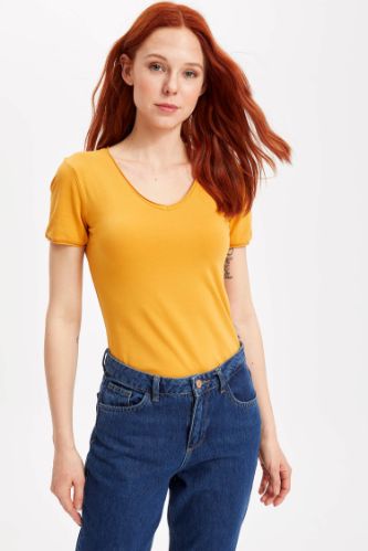 V Yaka Basic Relax Fit Kısa Kollu Tişört