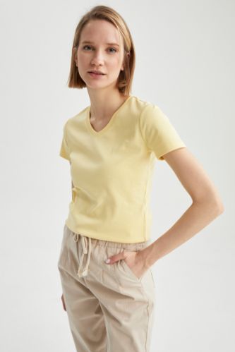 V Yaka Basic Relax Fit Kısa Kollu Tişört