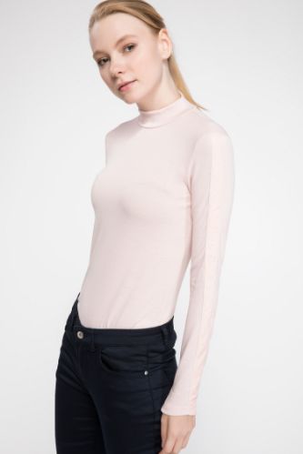 Kolları Kadife Şerit Detaylı Uzun Kollu T-shirt