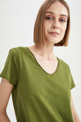 V Yaka Basic Relax Fit Kısa Kollu Tişört