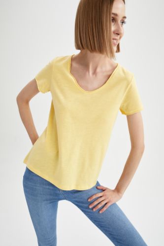 V Yaka Basic Relax Fit Kısa Kollu Tişört
