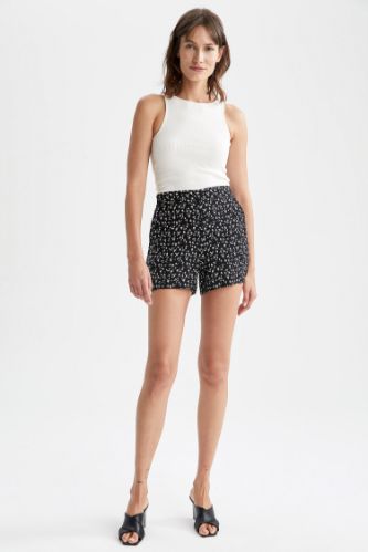 Çiçek Desenli Cepli Relax Fit Mini Şort