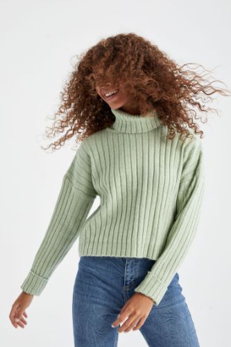 Balıkçı Yaka Oversize Fit Ekstra Yumuşak Crop Triko Kazak