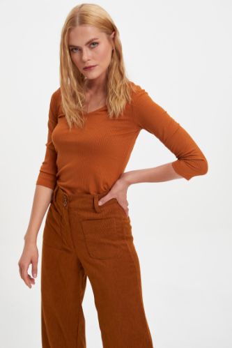 V Yaka Slim Fit Tişört