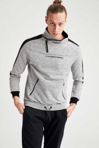 Slim Fit Degaje Yaka Uzun Kollu İçi Yumuşak Tüylü Sweatshirt