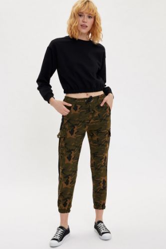 Şerit Detaylı Jogger