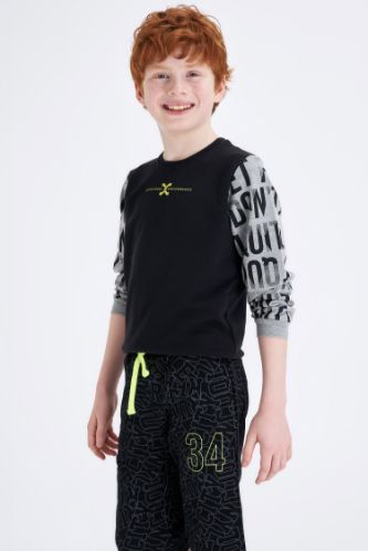 Erkek Çocuk Renk Bloklu Yazı Baskılı Sweatshirt