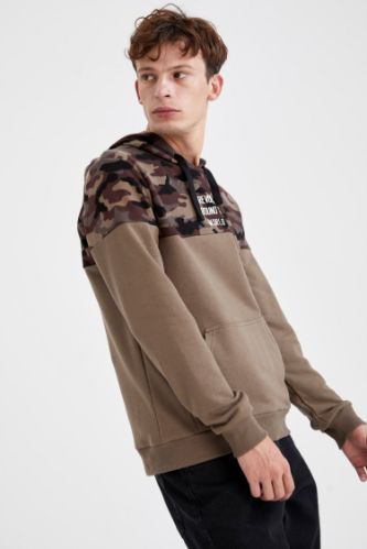 Kamuflaj Desenli Kapüşonlu Slim Fit Sweatshirt