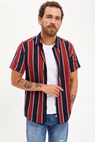 Modern Fit Çizgi Desenli Kısa Kollu Gömlek