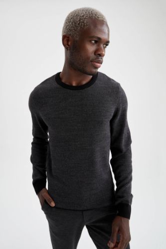 Slim Fit Bisiklet Yaka Yamalı Kol Detaylı Triko Kazak