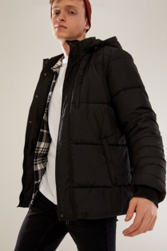 Kapüşonlu Slim Fit Kalın Mont