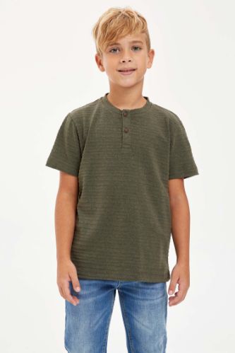 Erkek Çocuk Hakim Yaka Kalın Sweatshirt Kumaşı Tekli Kısa Kollu Tişört