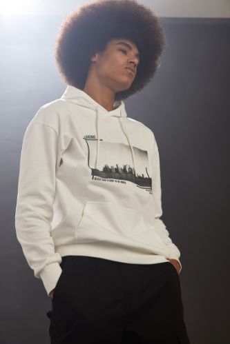 Boxy Fit Baskılı Kanguru Cepli İçi Yumuşak Tüylü Uzun Kollu Sweatshirt