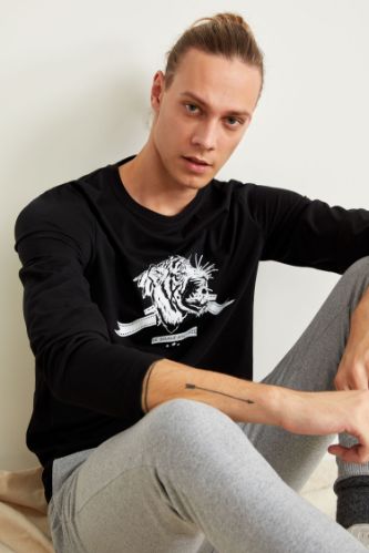 Slim Fit Bisiklet Yaka Hayvan Desenli Uzun Kollu Tişört