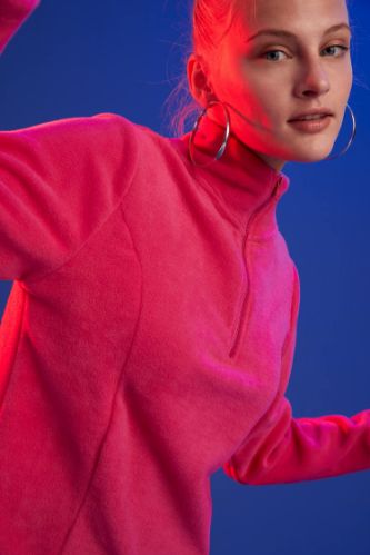 Fermuarlı Dik Yaka Sweatshirt