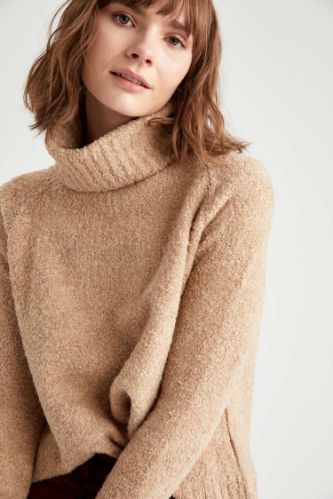 Yarım Balıkçı Yaka Oversize Fit Triko Kazak