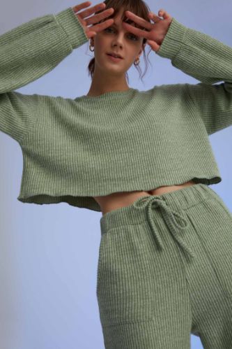 Oversize Fit Crop Sweatshirt