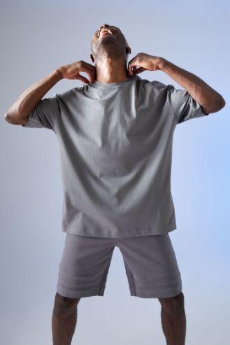 Oversize Fit Bisiklet Yaka Basic Kısa Kollu Tişört