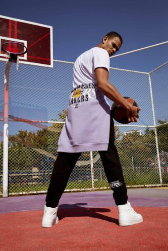 NBA Los Angeles Lakers Lisanslı Kapüşonlu Sırt Baskılı Pamuklu Sweatshirt