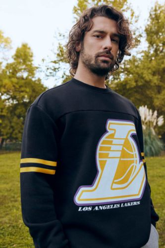 NBA Los Angeles Lakers Lisanslı Oversize Fit Bisiklet Yaka Sweatshirt