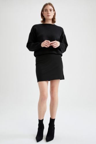 Basic Yırtmaç Detaylı Slim Fit Mini Etek
