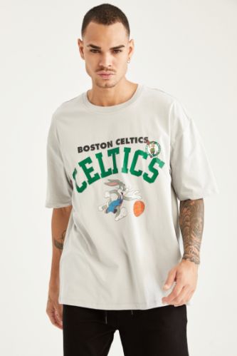 Space Jam ve NBA Boston Celtics Lisanslı Oversize Fit Baskılı Kısa Kollu Tişört