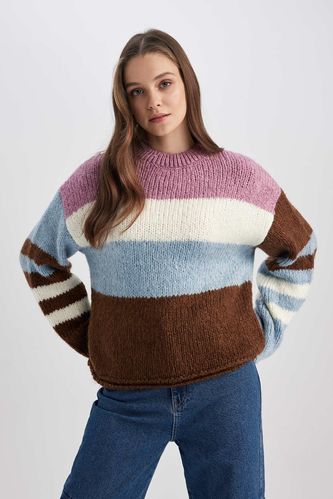 Пуловер оверсайз с круглым вырезом из трикотажа для женщин