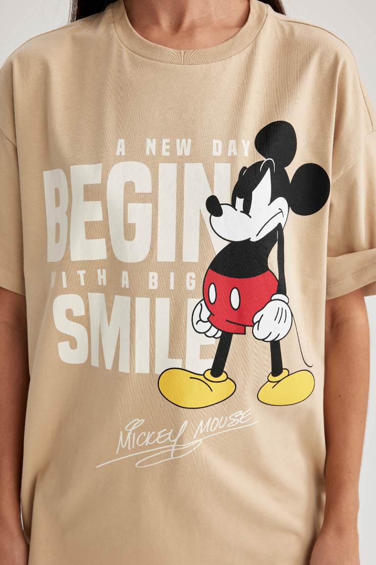 Disney Mickey & Minnie Oversize Fit Bisiklet Yaka Baskılı Kısa Kollu %100 Pamuk Tişört