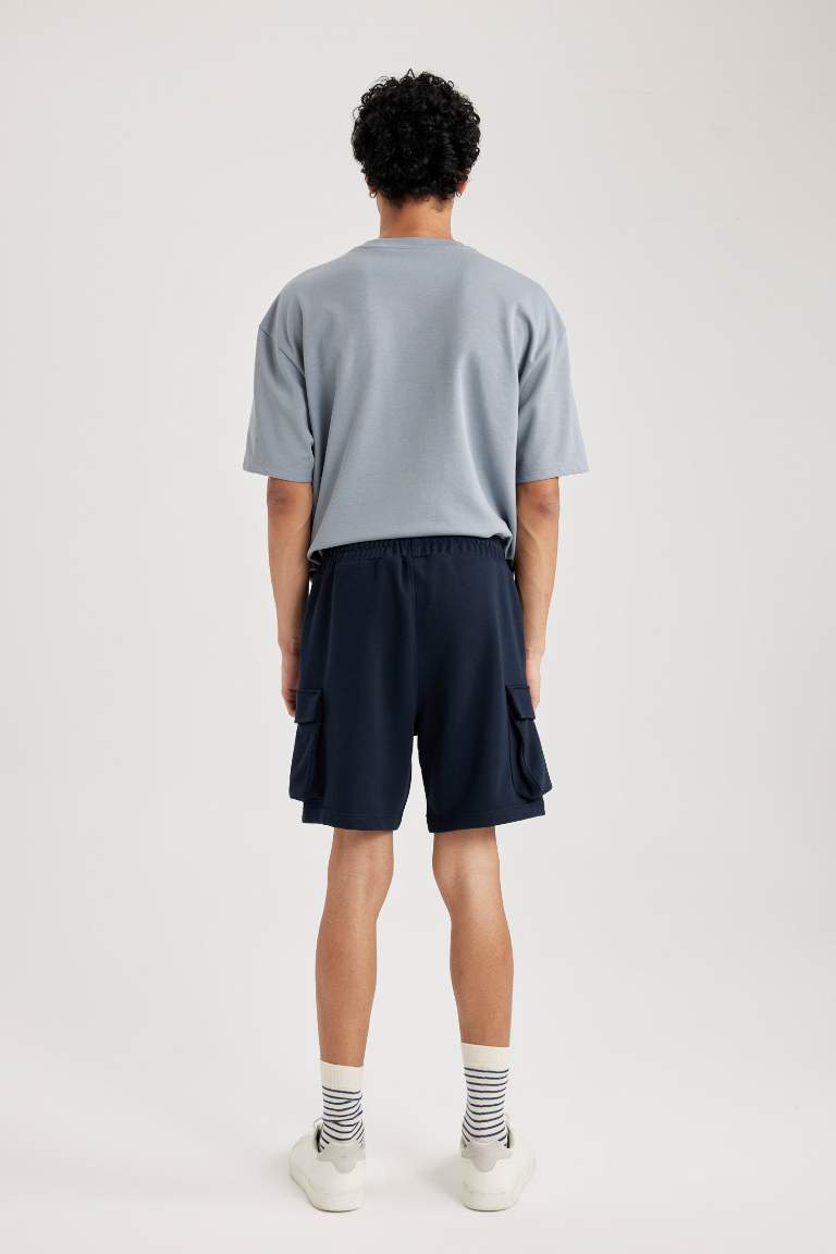 Regular Fit Düz Paça Kargo Cepli Şort