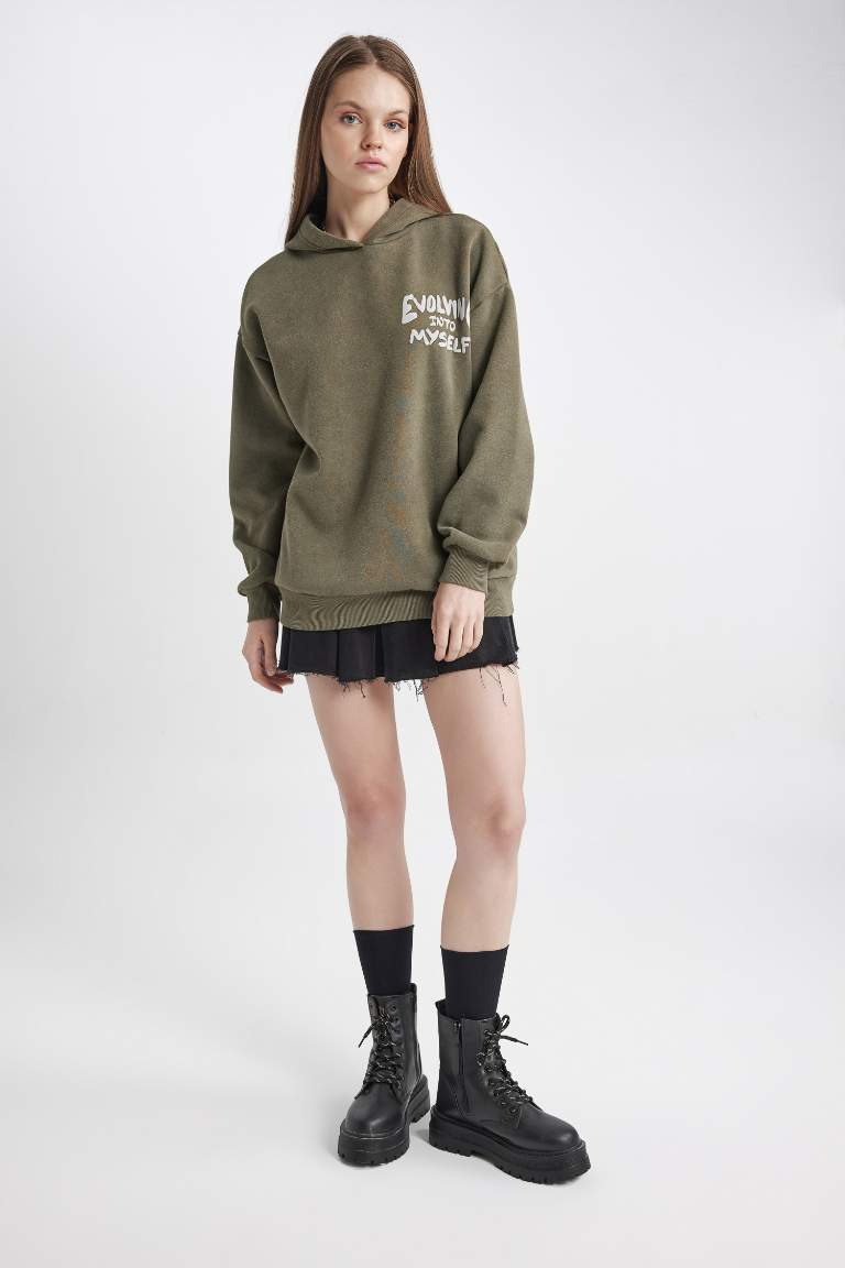 Coool Oversize Fit Sırt Baskılı Kapüşonlu Yıkamalı Soluk Efektli Sweatshirt