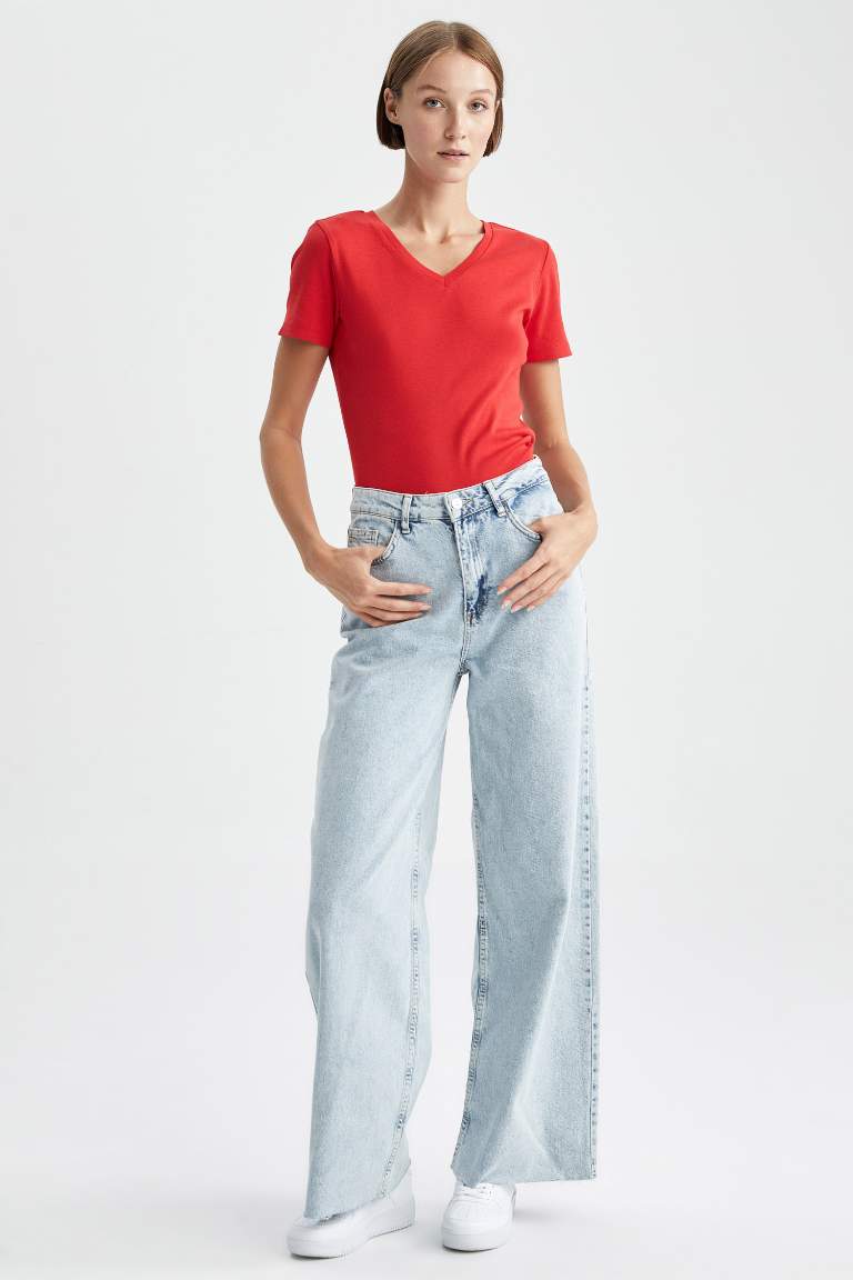 Slim Fit V Yaka Basic Kısa Kollu %100 Pamuk Tişört
