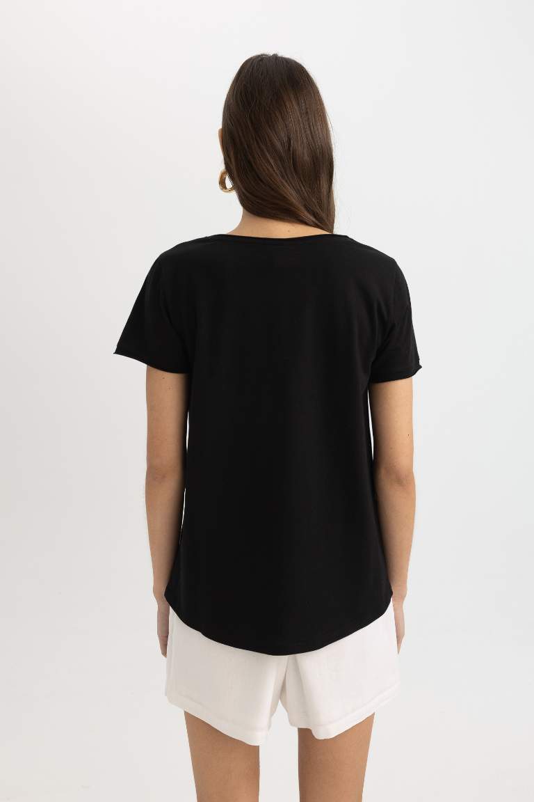 Regular Fit V Yaka Kısa Kollu Tişört