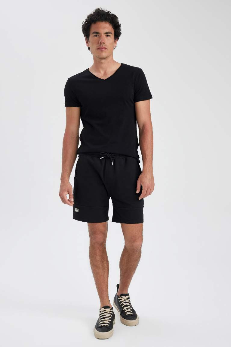Slim Fit V Yaka Basic Kısa Kollu Tişört