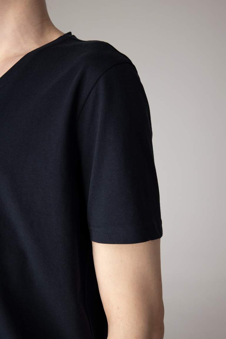 Slim Fit V Yaka Basic Kısa Kollu Tişört