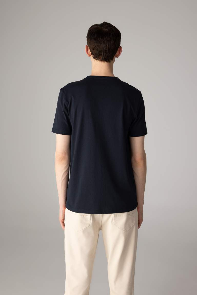 Slim Fit V Yaka Basic Kısa Kollu Tişört