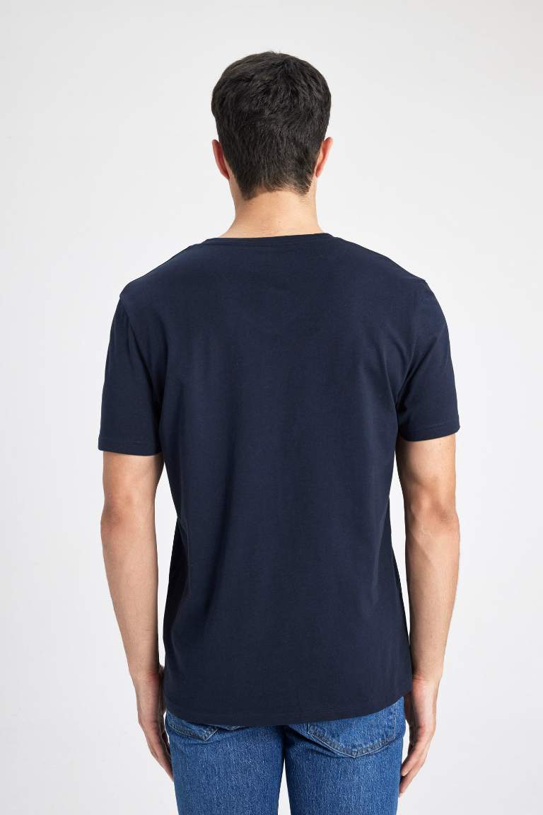 Slim Fit V Yaka Basic Kısa Kollu Tişört