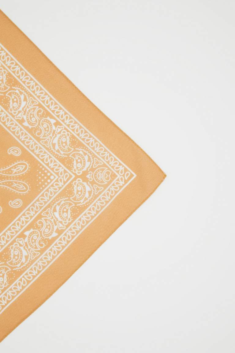 Kadın Desenli Pamuklu Bandana