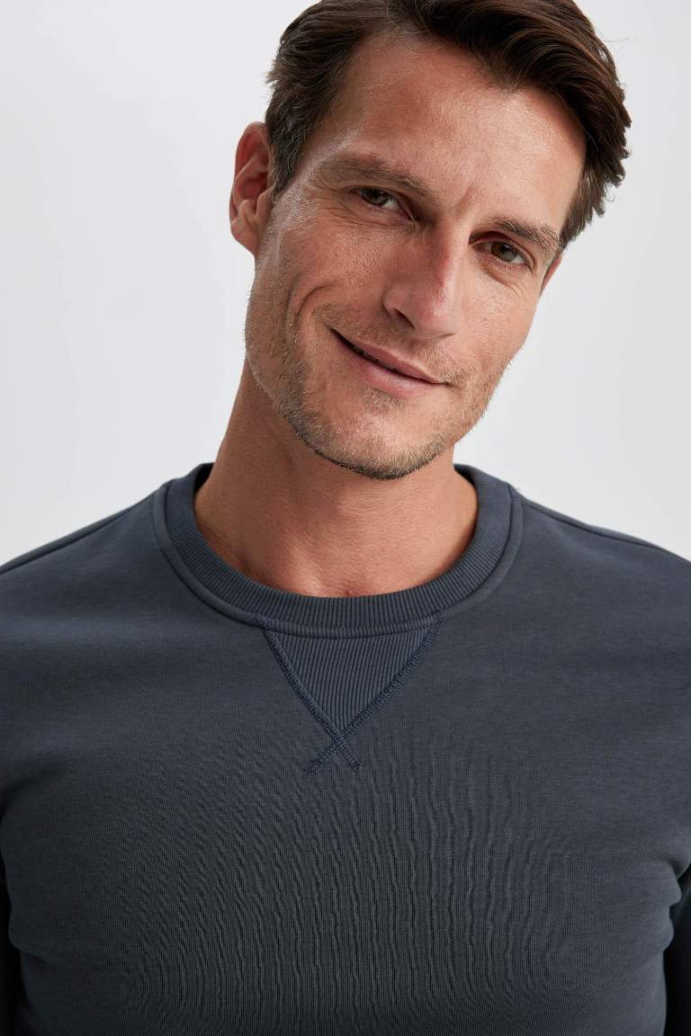Regular Fit Bisiklet Yaka Basic Pamuklu Sweatshirt