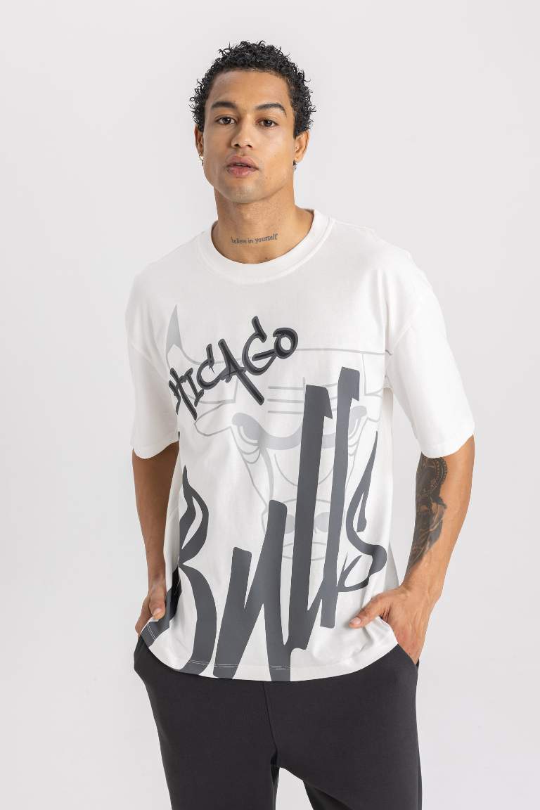 DeFactoFit NBA Chicago Bulls Oversize Fit Bisiklet Yaka Kısa Kollu Tişört