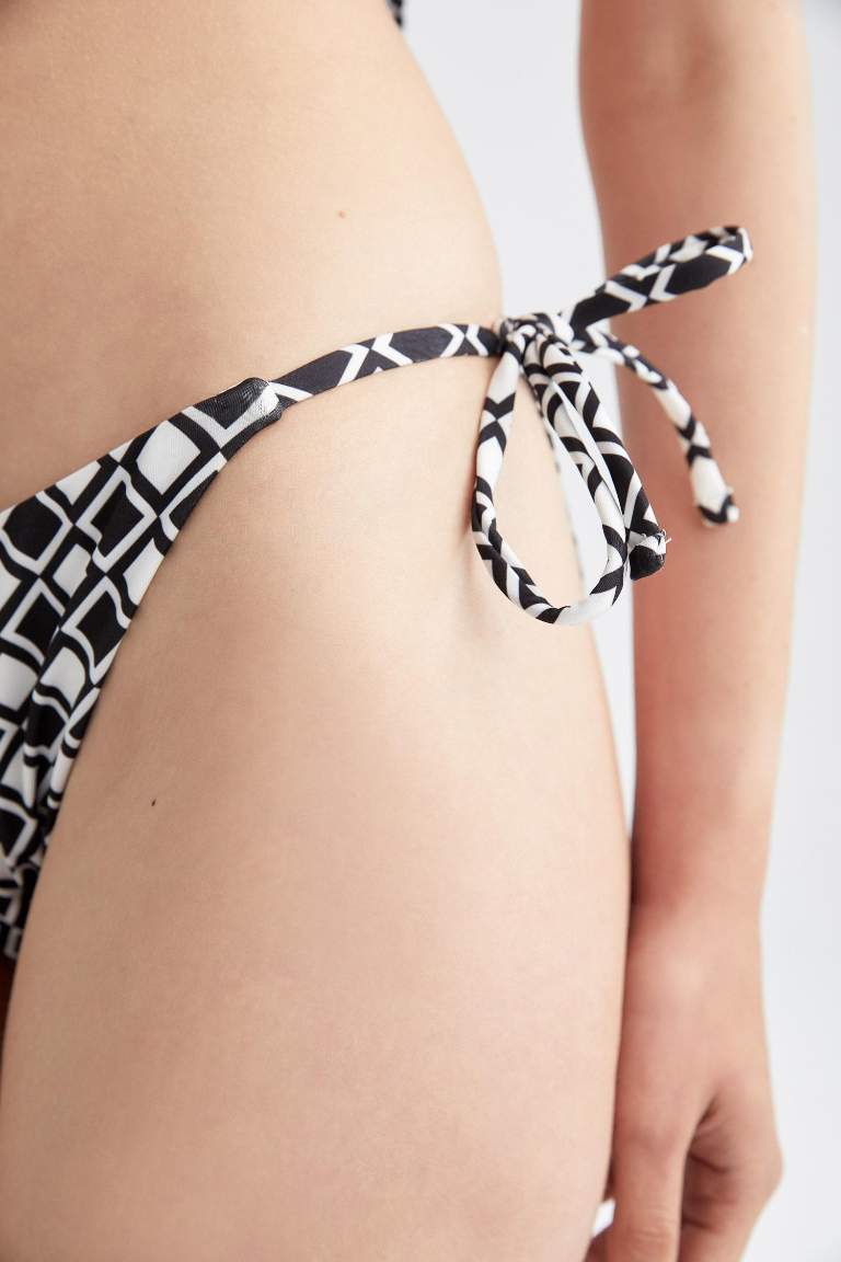 Fall in Love Regular Fit Baskılı Bikini Alt