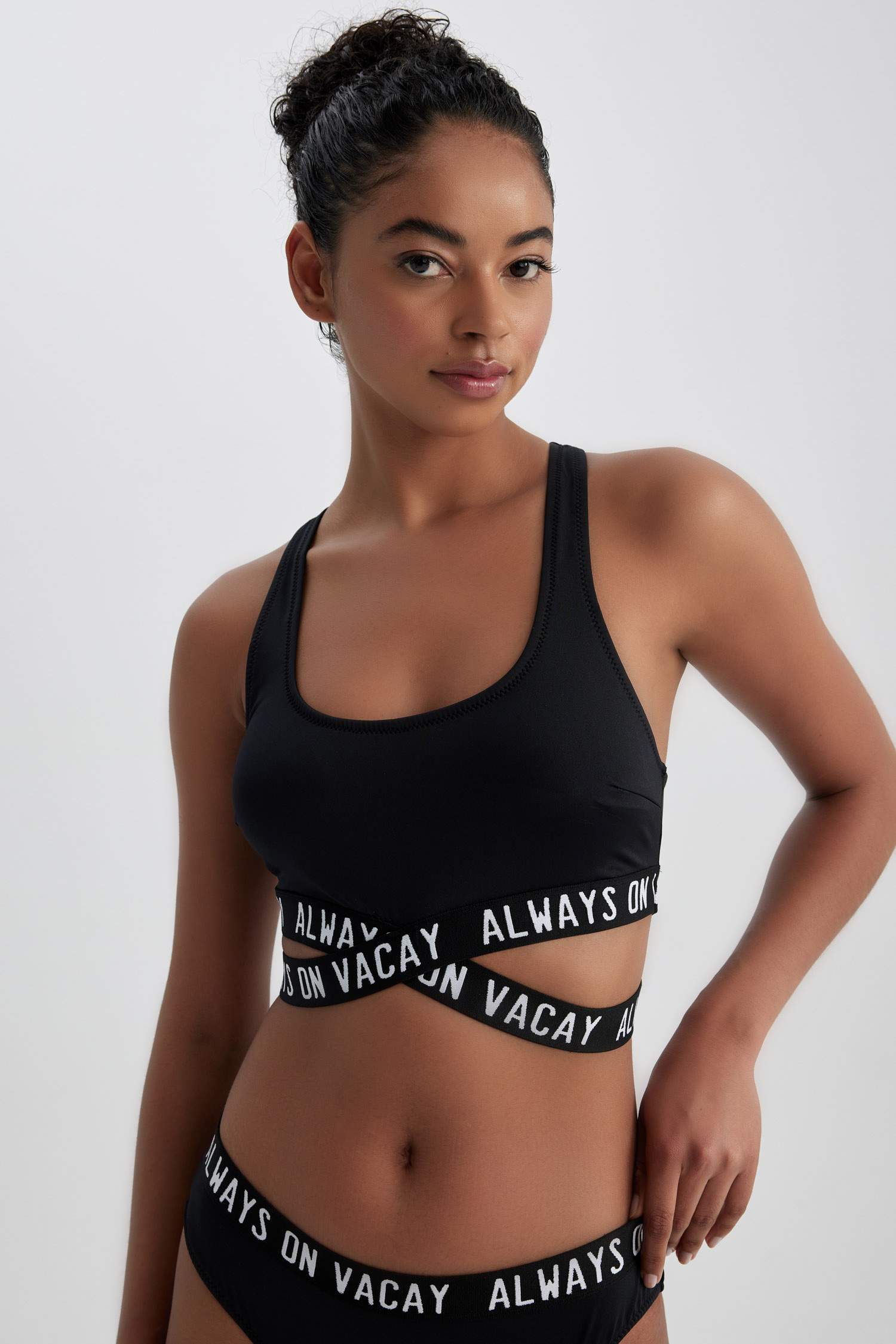 Black Woman Regular Fit Bikini Top Defacto