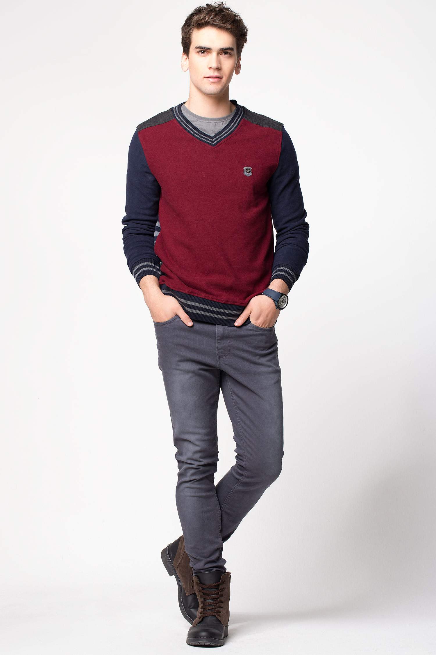 Defacto V Yaka Sweatshirt. 2 Defacto V Yaka Sweatshirt. 2