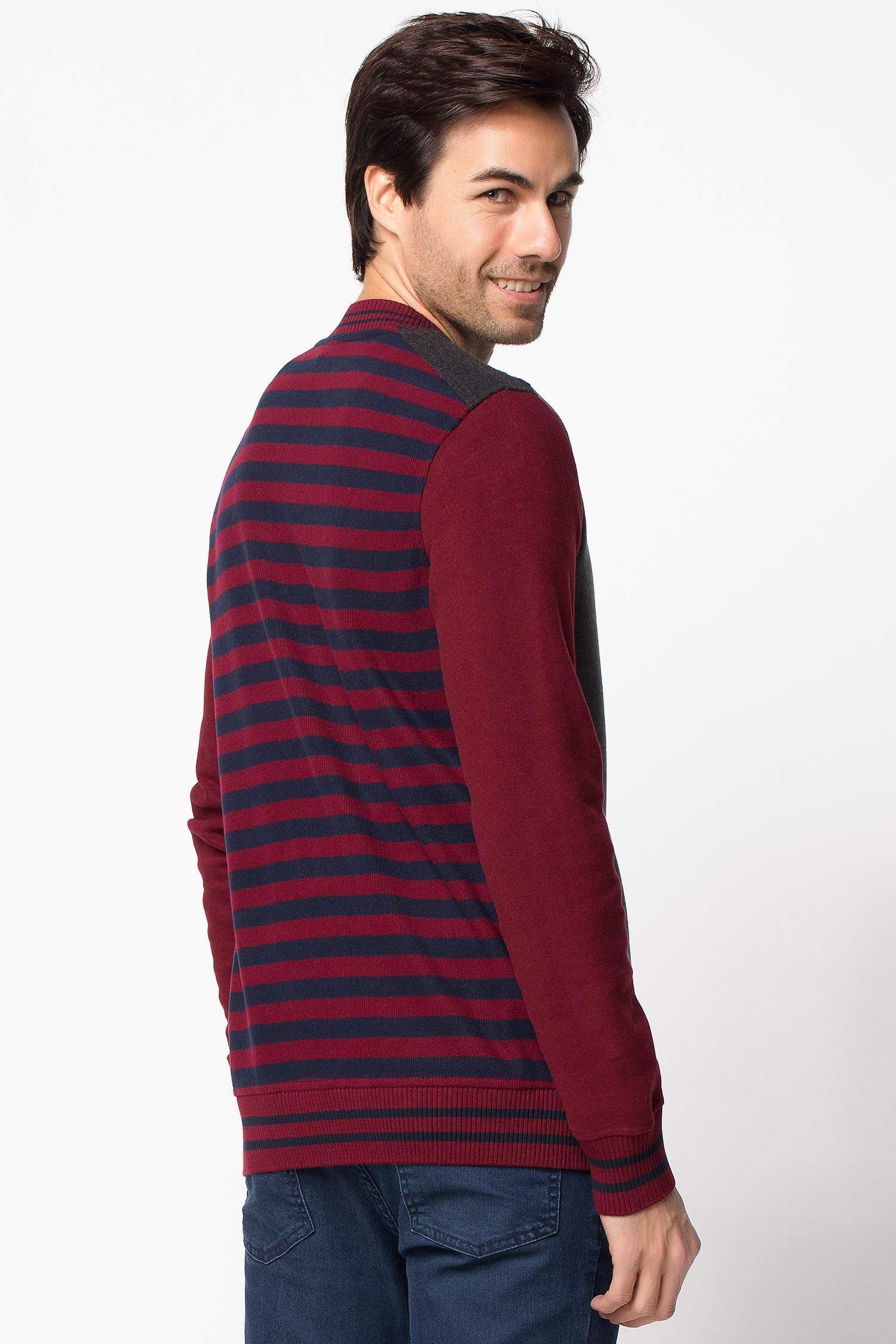 Defacto V Yaka Sweatshirt. 3 Defacto V Yaka Sweatshirt. 3
